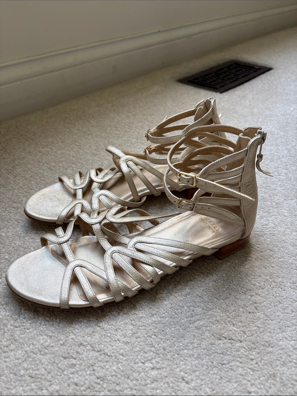 🍯 Stuart Weitzman leather Metallic Gold Strappy Gladiator Sandals